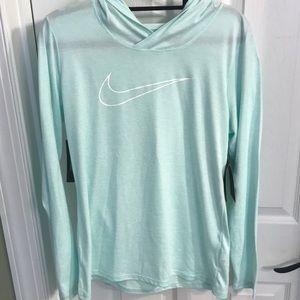 NWT Nike hooded long sleeve shirt. Nike Dry technology. Size Medium.